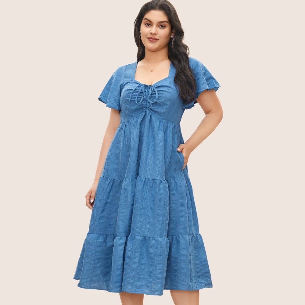 Beautiful dress.. NWT… midi length..